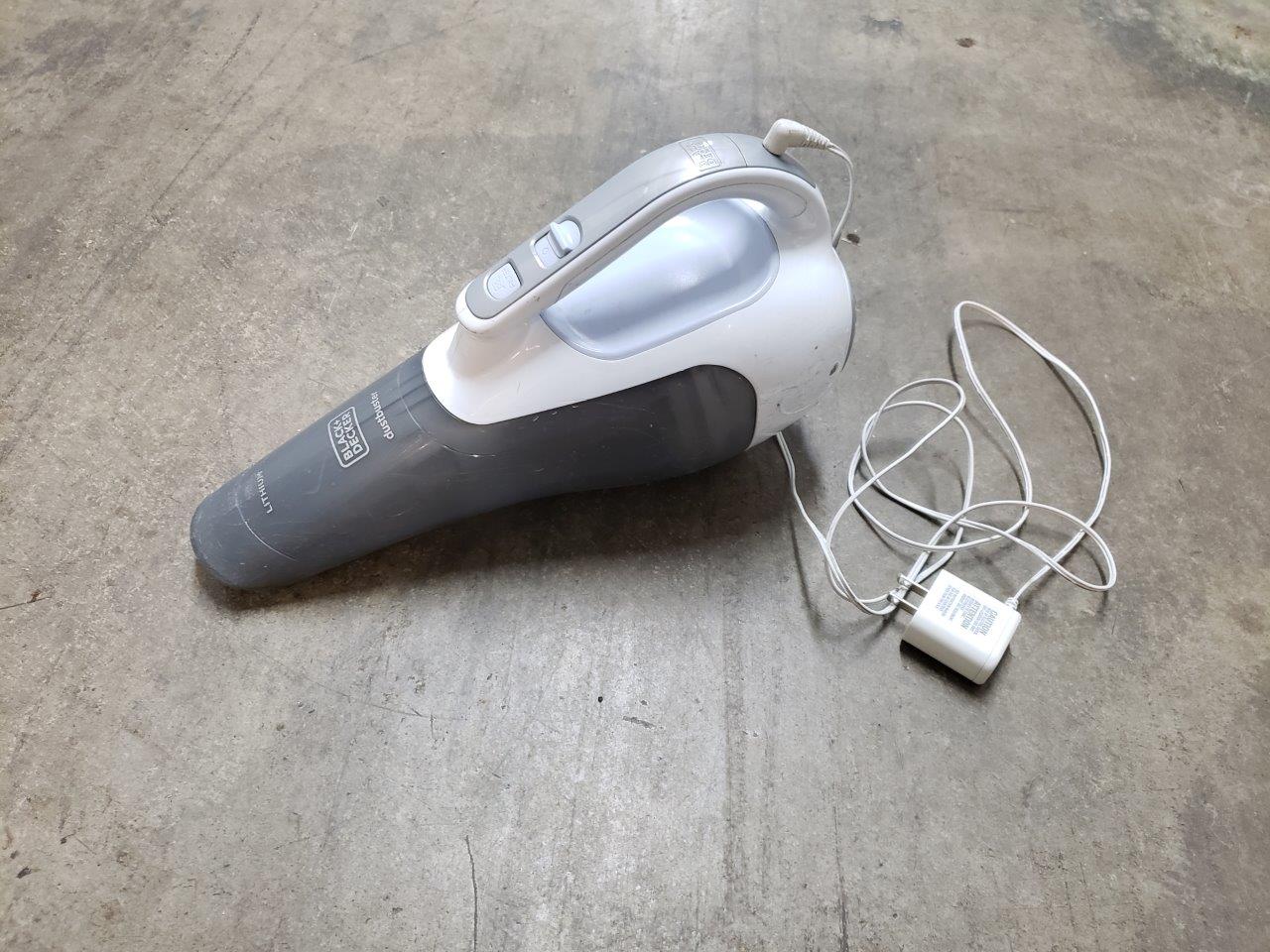 Black & Decker Genuine Dustbuster Charger model S003AQU1500015 manual -  free stuff - craigslist