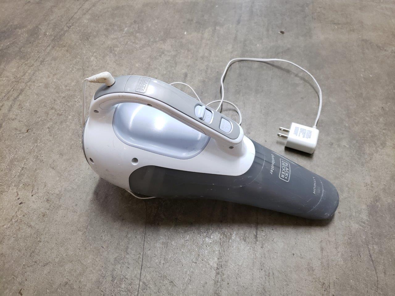 Black & Decker Genuine Dustbuster Charger model S003AQU1500015 manual -  free stuff - craigslist